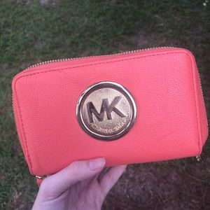 Michal Kors Coral Wallet